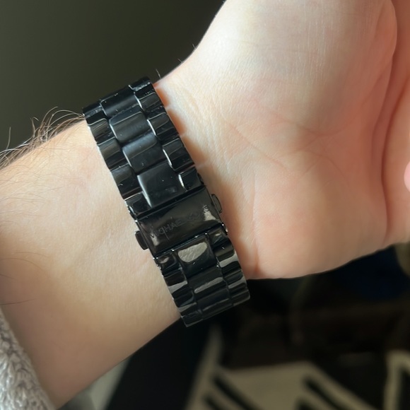 Michael Kors Gold and Black Watch - Picture 8 of 8